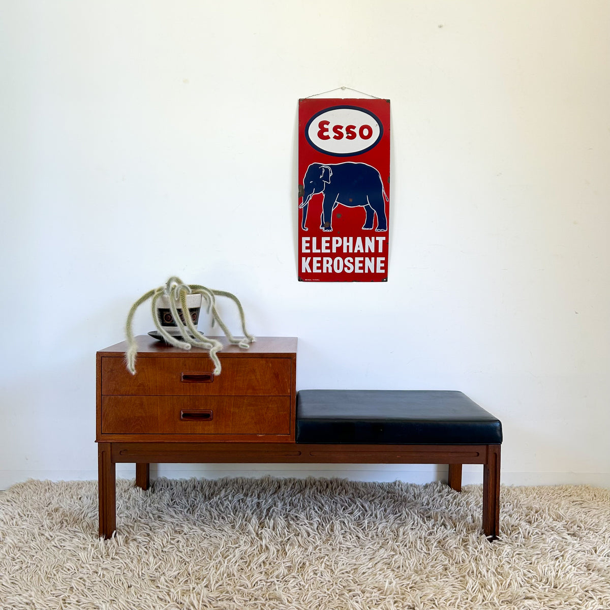 GAINSBOROUGH TELEPHONE TABLE