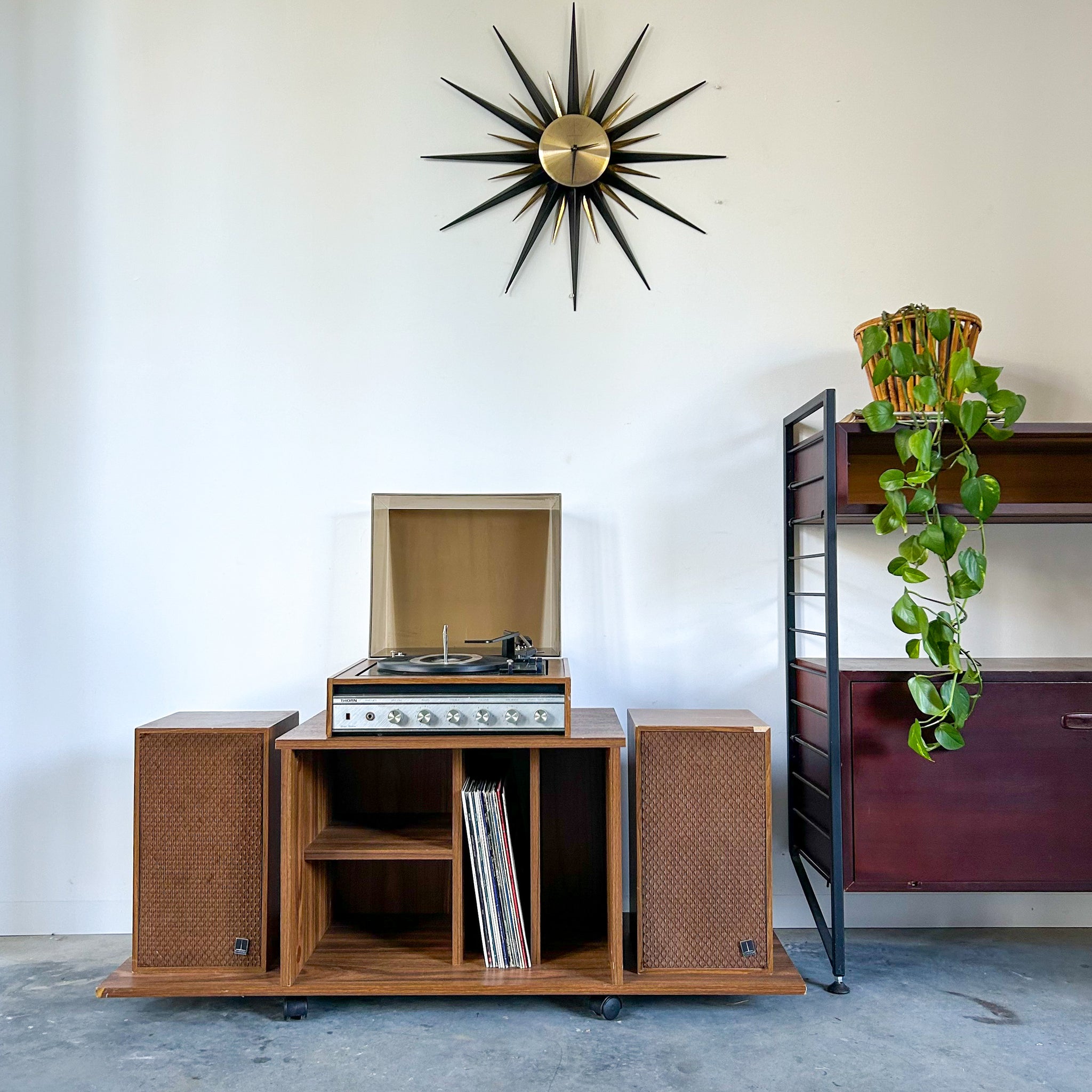 STEREO CABINET