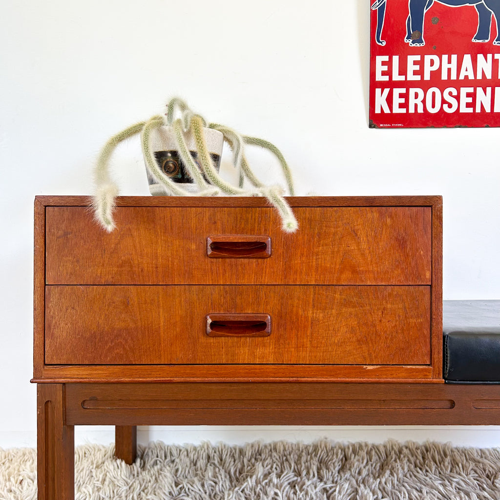GAINSBOROUGH TELEPHONE TABLE