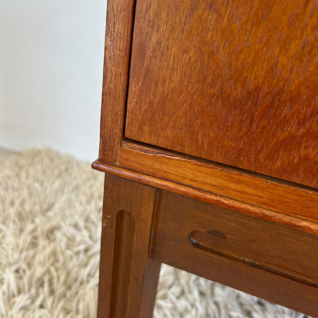 GAINSBOROUGH TELEPHONE TABLE