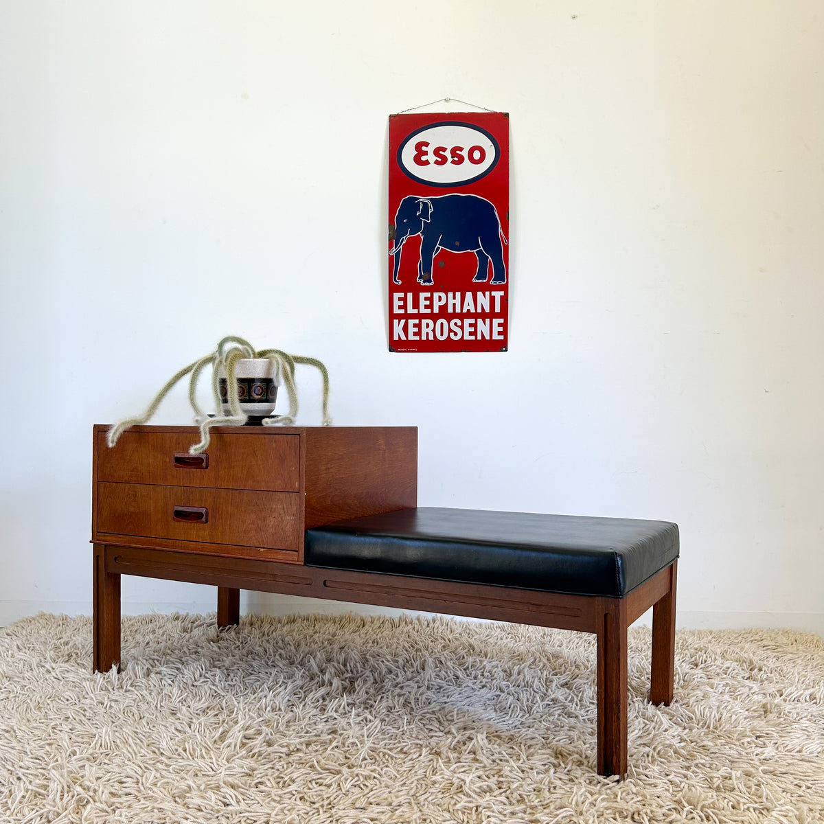GAINSBOROUGH TELEPHONE TABLE