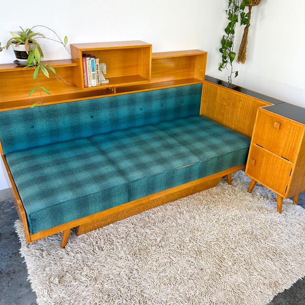 1950s DAY BED CORNER LOUNGE
