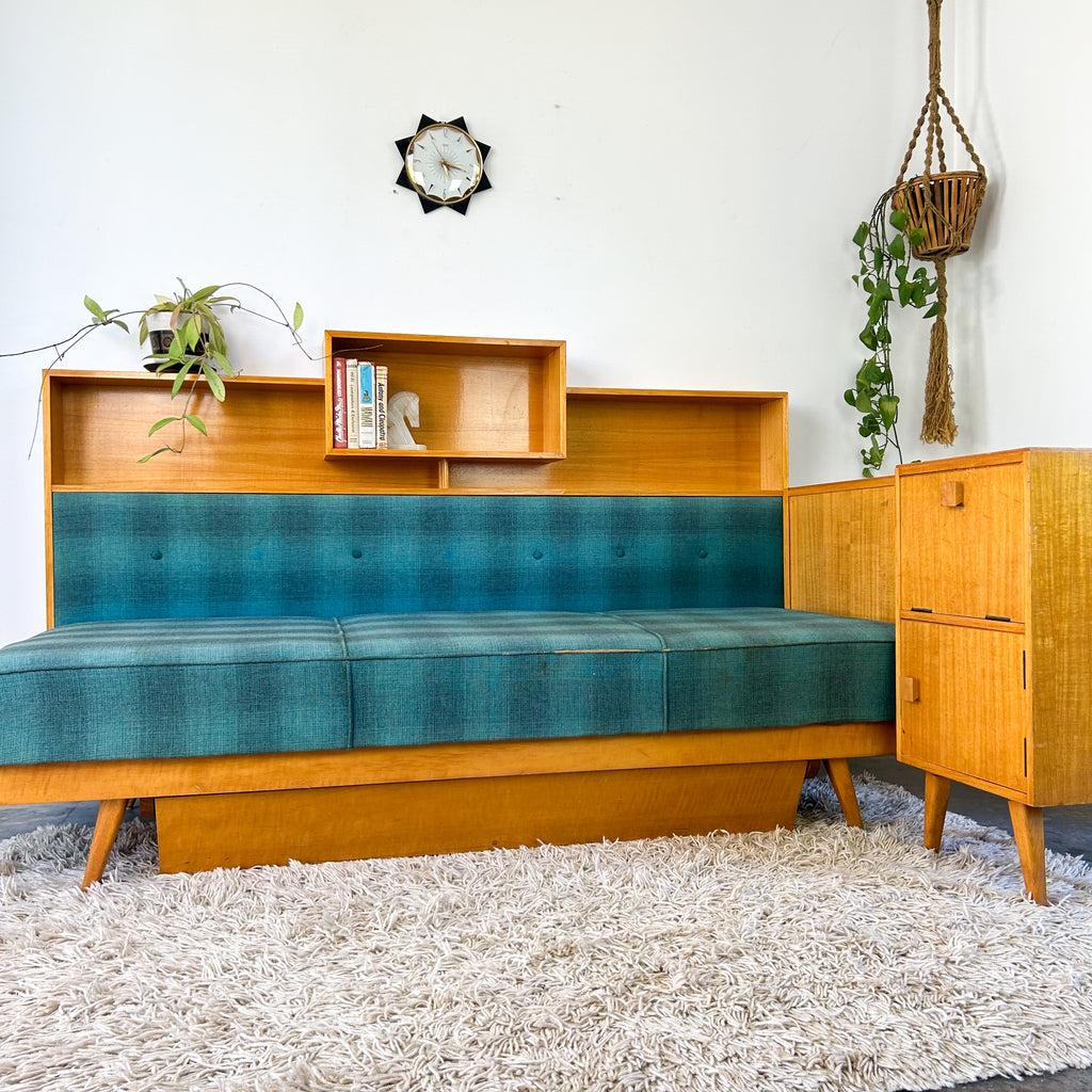 1950s DAY BED CORNER LOUNGE