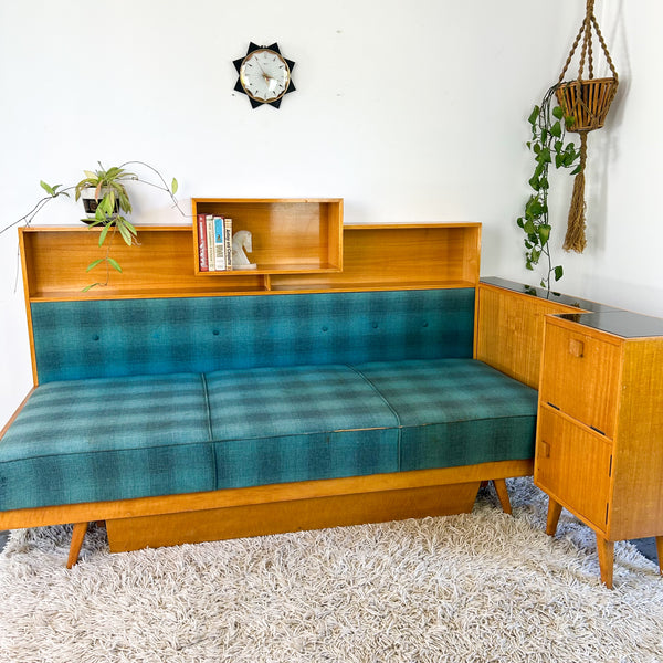 1950s DAY BED CORNER LOUNGE