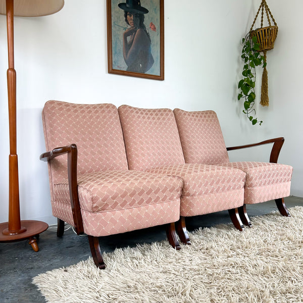 MODULAR LOUNGE SUITE