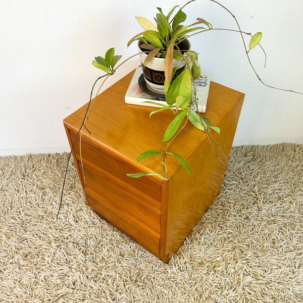 EASTGATE BEDSIDE DRAWERS