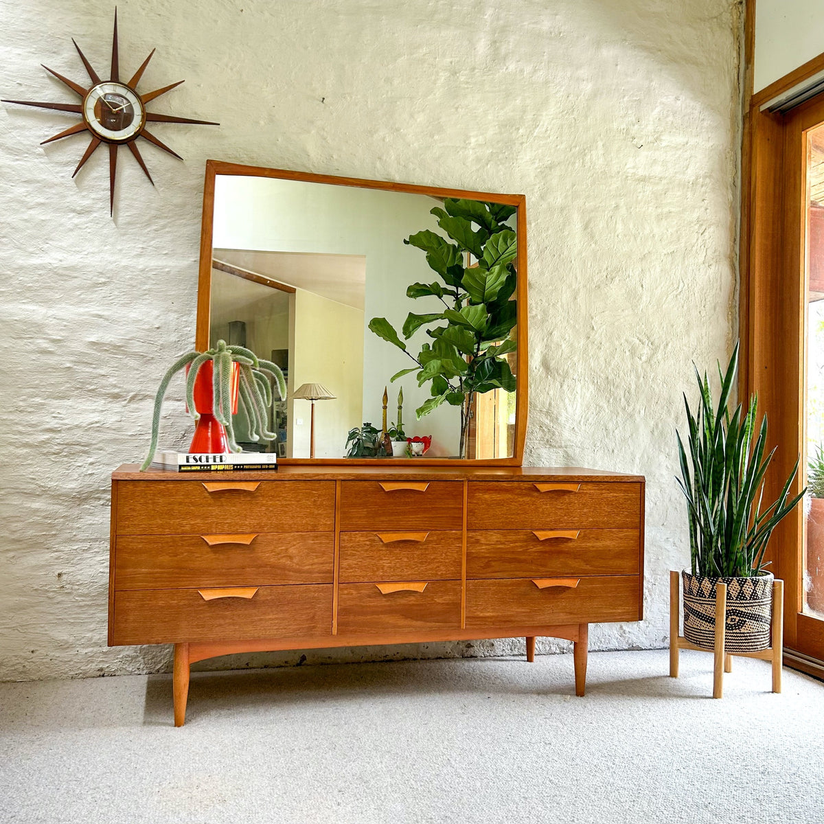DRESSER DRAWERS WITH MIRROR