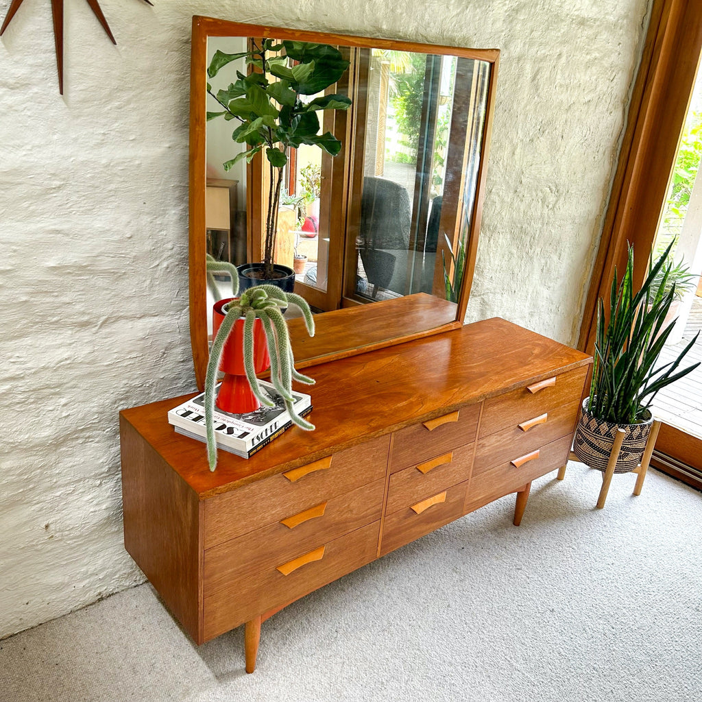 DRESSER DRAWERS WITH MIRROR