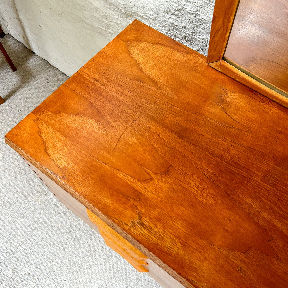 DRESSER DRAWERS WITH MIRROR