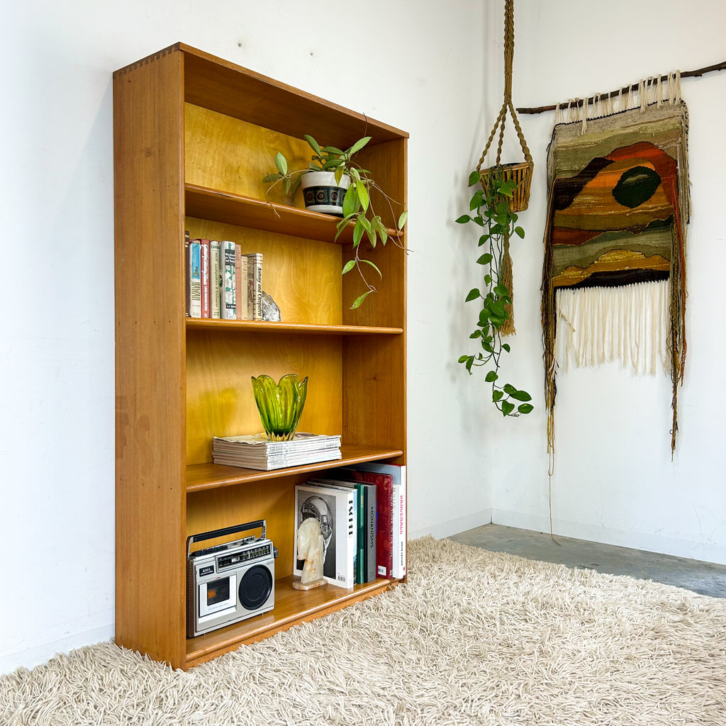 HARDWOOD BOOKCASE W DOVETAIL JOINERY