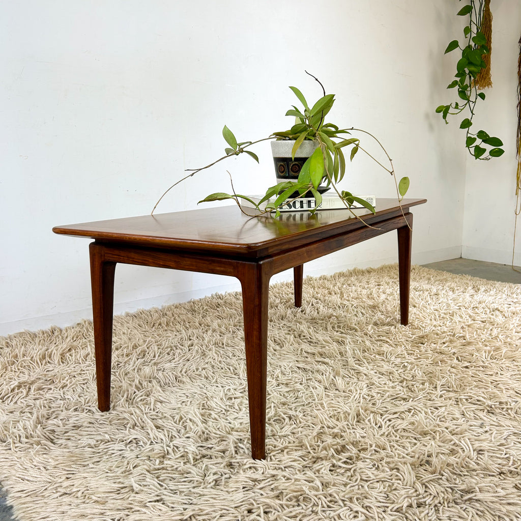 SOLID TIMBER COFFEE TABLE