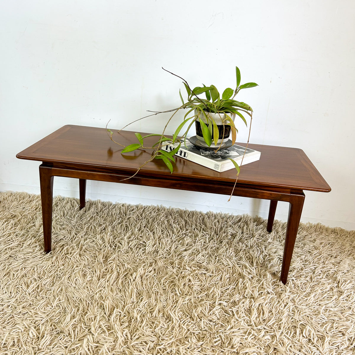 SOLID TIMBER COFFEE TABLE