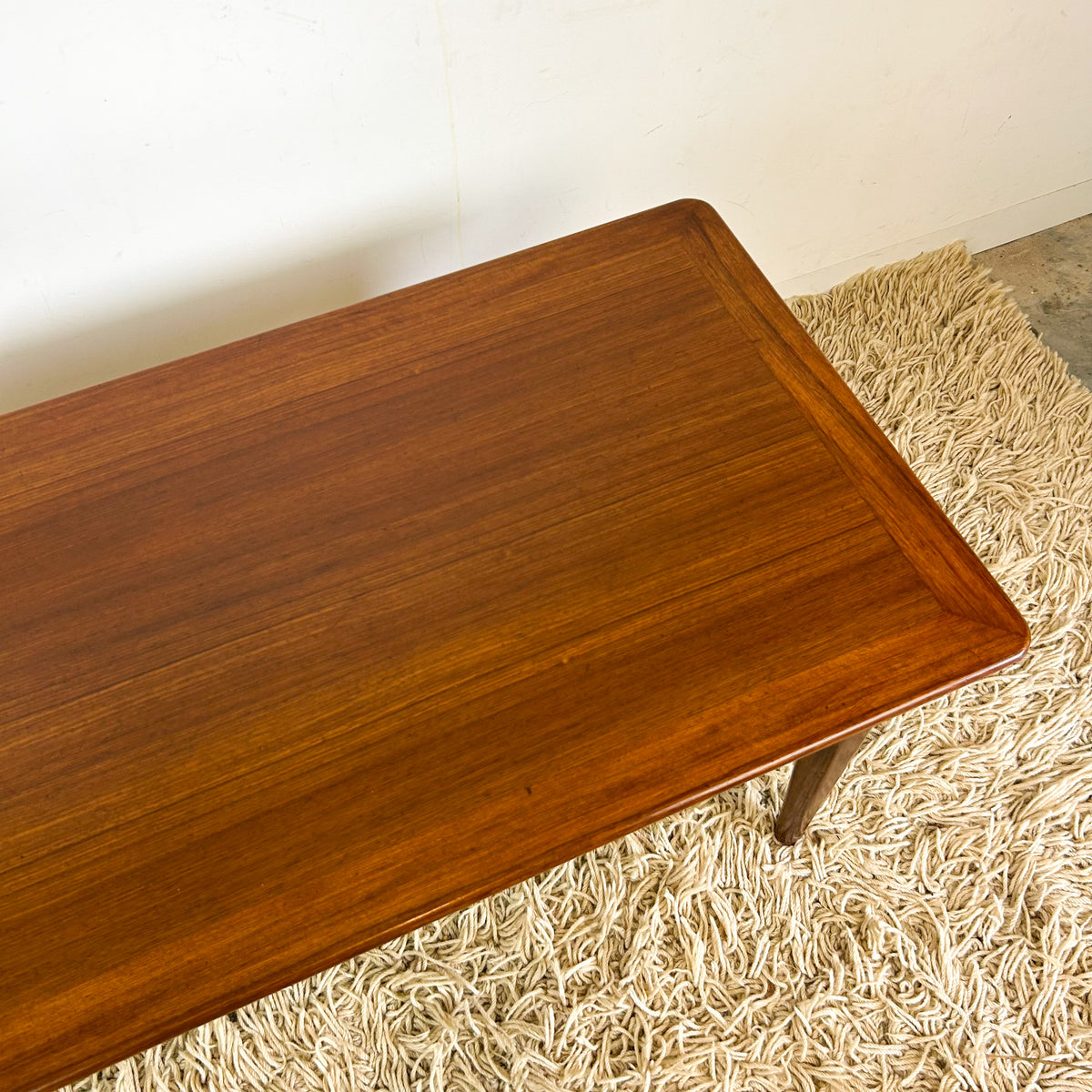 SOLID TIMBER COFFEE TABLE
