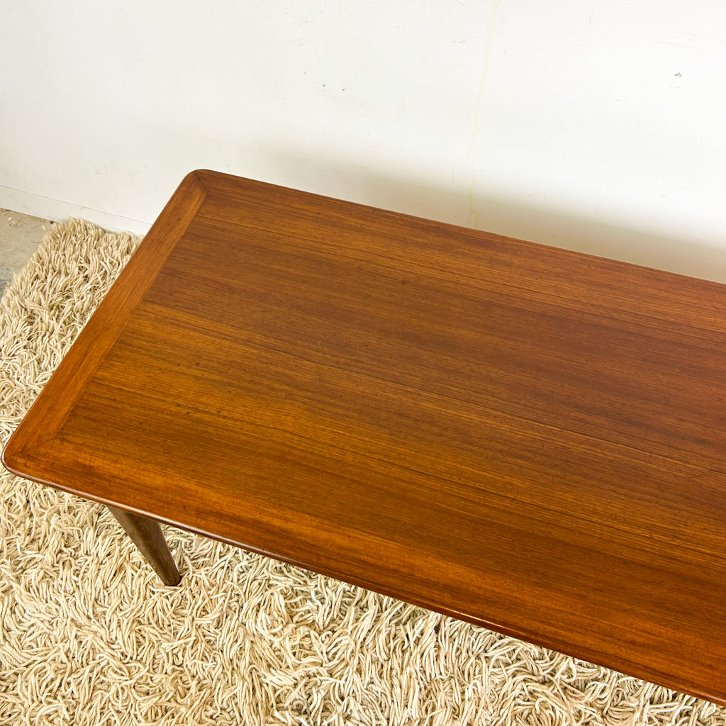 SOLID TIMBER COFFEE TABLE