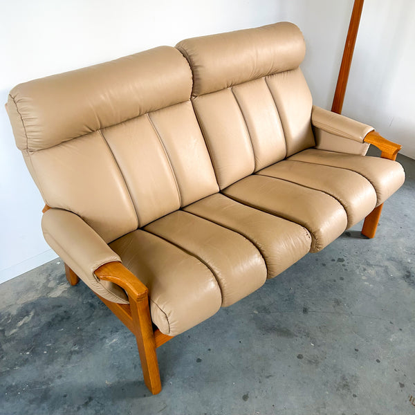 TESSA WELLINGTON LEATHER SOFA