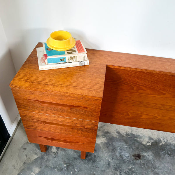 QUEEN SIZE HEADBOARD & BEDSIDE DRAWERS