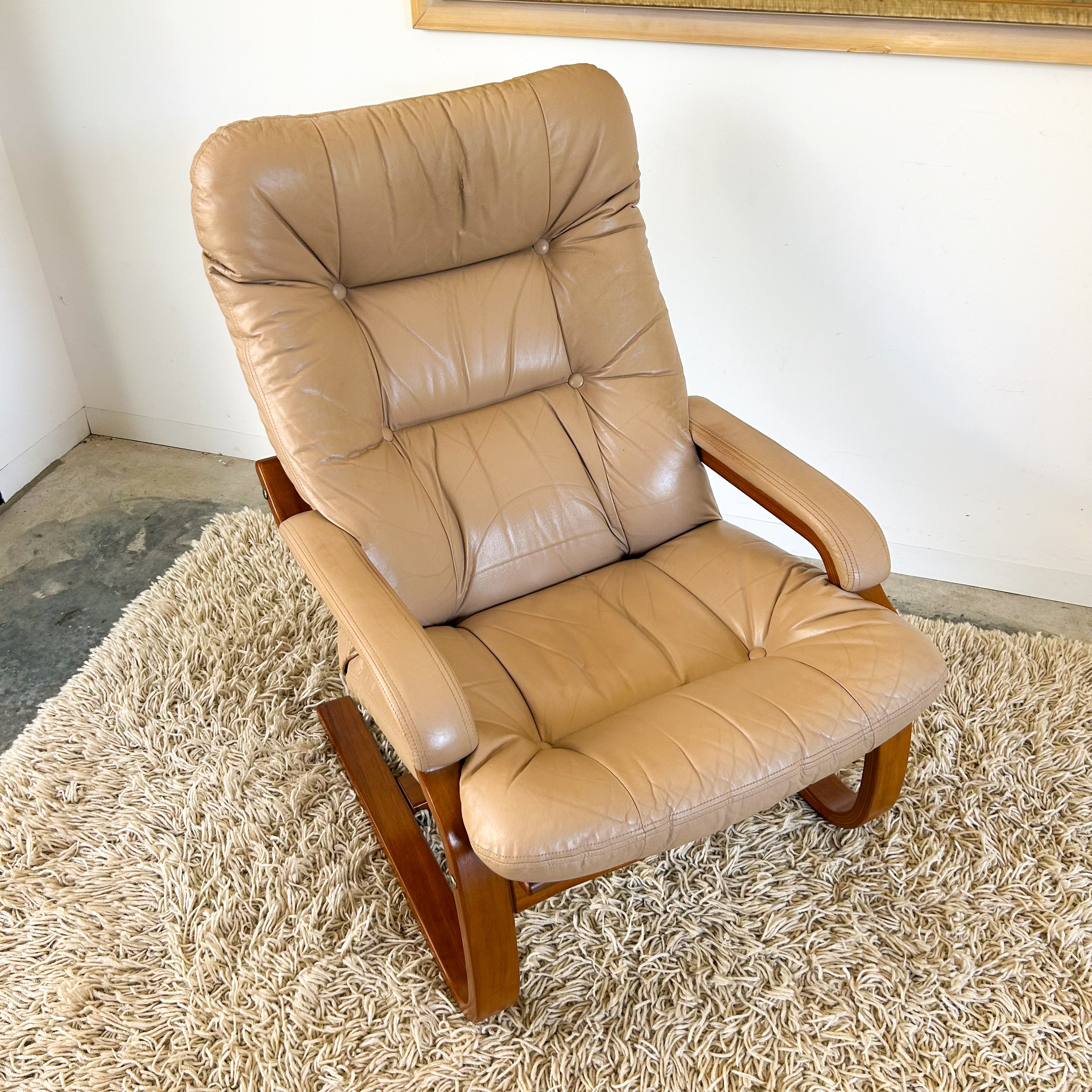 BEIGE LEATHER CANTILEVER ARMCHAIR #1