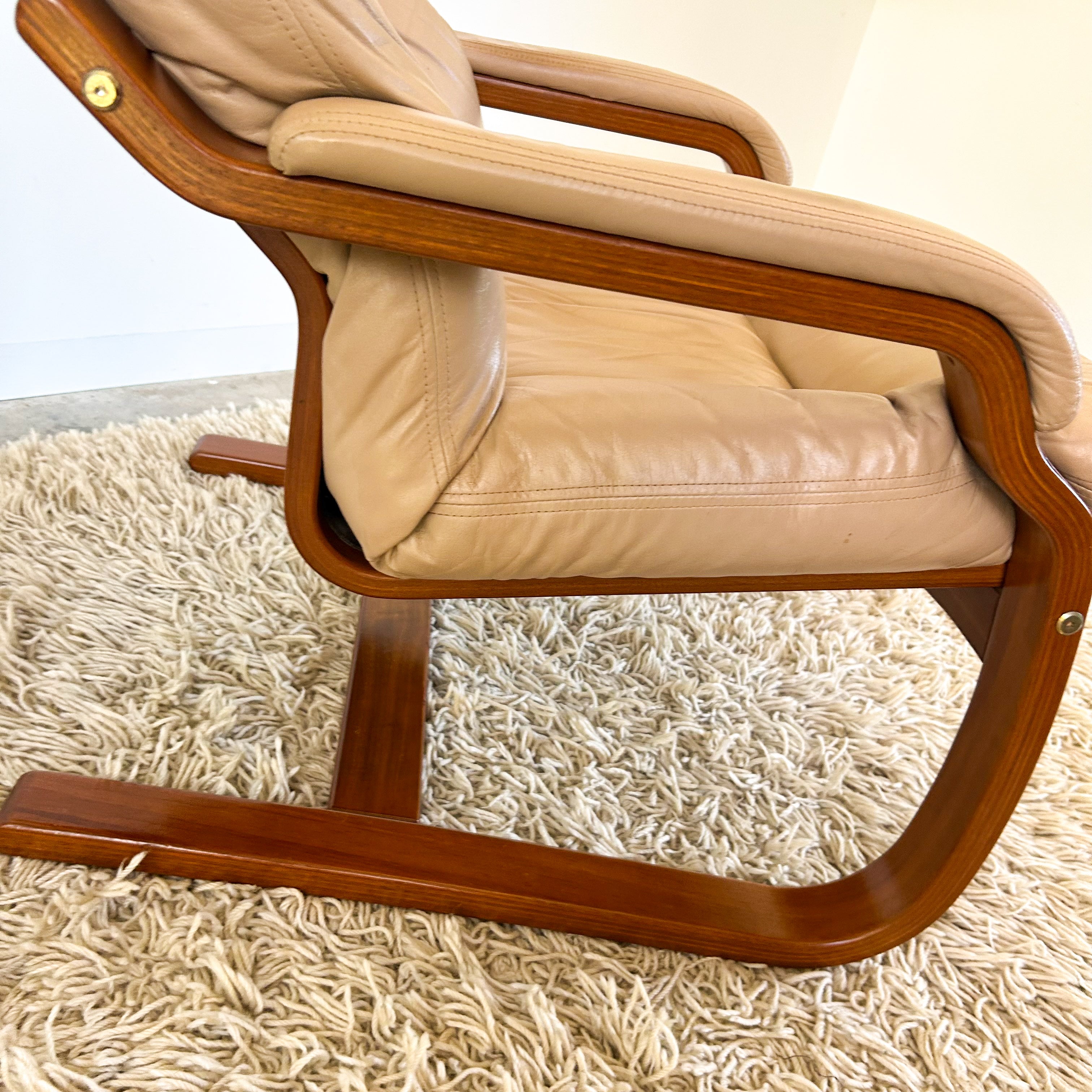 BEIGE LEATHER CANTILEVER ARMCHAIR #1