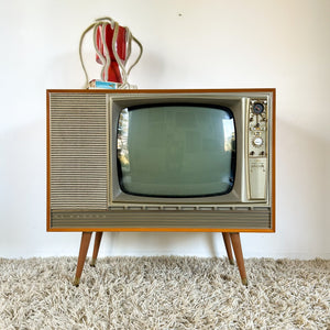 1963 KRIESLER POWER TUNE CLOCK MATIC TELEVISION