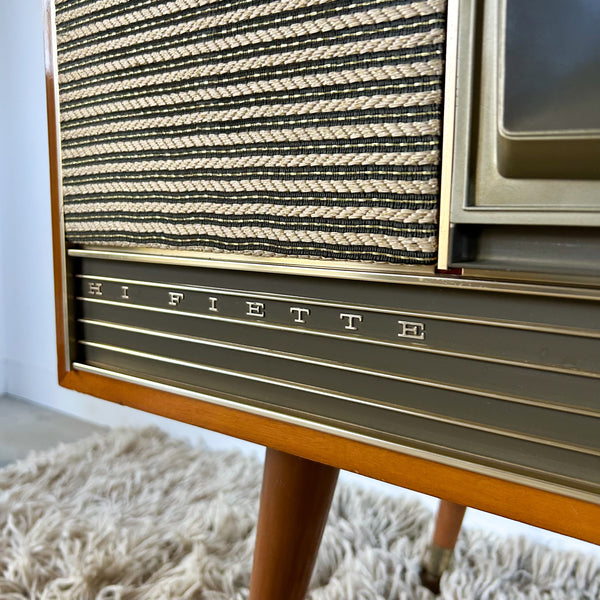 1963 KRIESLER POWER TUNE CLOCK MATIC TELEVISION