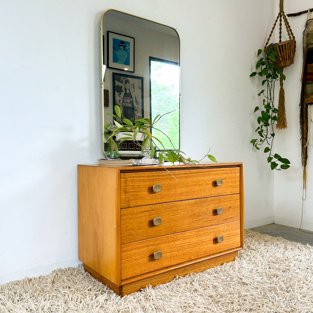 ALROB DRESSER DRAWERS WITH MIRROR