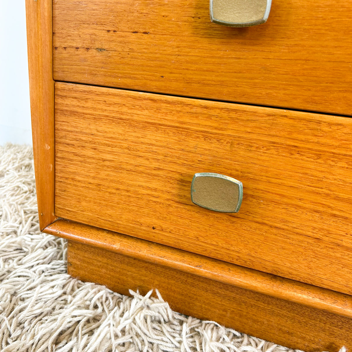 ALROB DRESSER DRAWERS WITH MIRROR