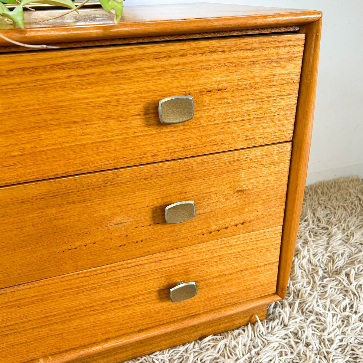 ALROB DRESSER DRAWERS WITH MIRROR