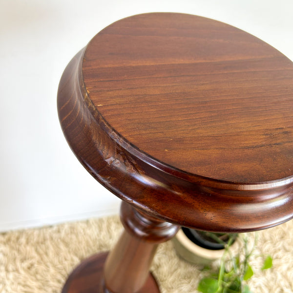 TURNED WOODEN PEDESTAL