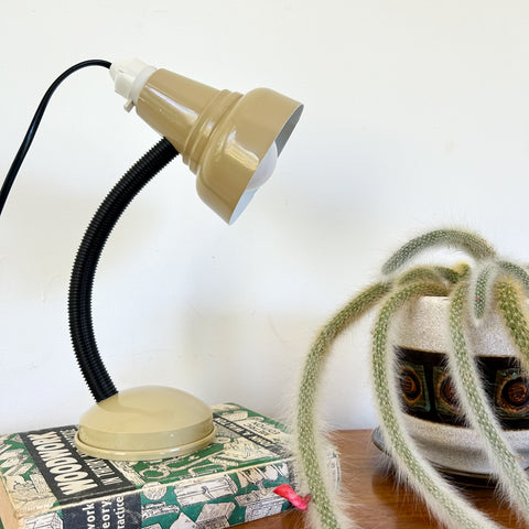 BEIGE TABLE LAMP