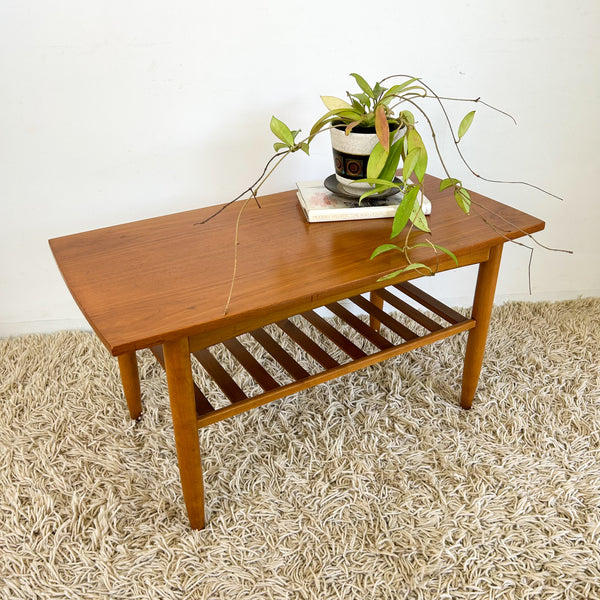 COFFEE TABLE WITH SLATTED MAGAZINE RACK