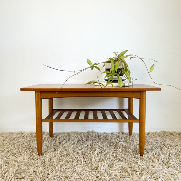 COFFEE TABLE WITH SLATTED MAGAZINE RACK