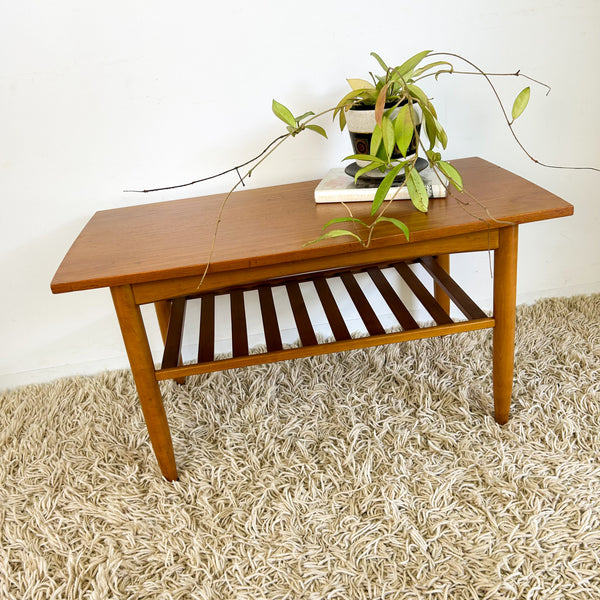 COFFEE TABLE WITH SLATTED MAGAZINE RACK