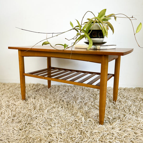 COFFEE TABLE WITH SLATTED MAGAZINE RACK