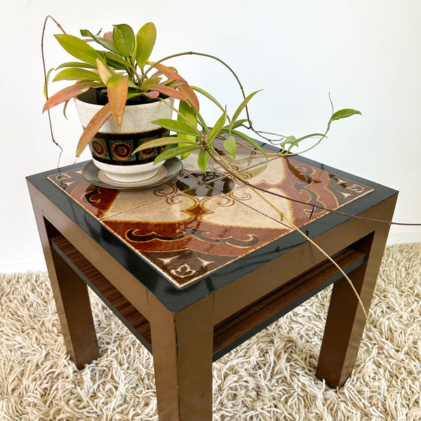 TILE TOP SIDE TABLE