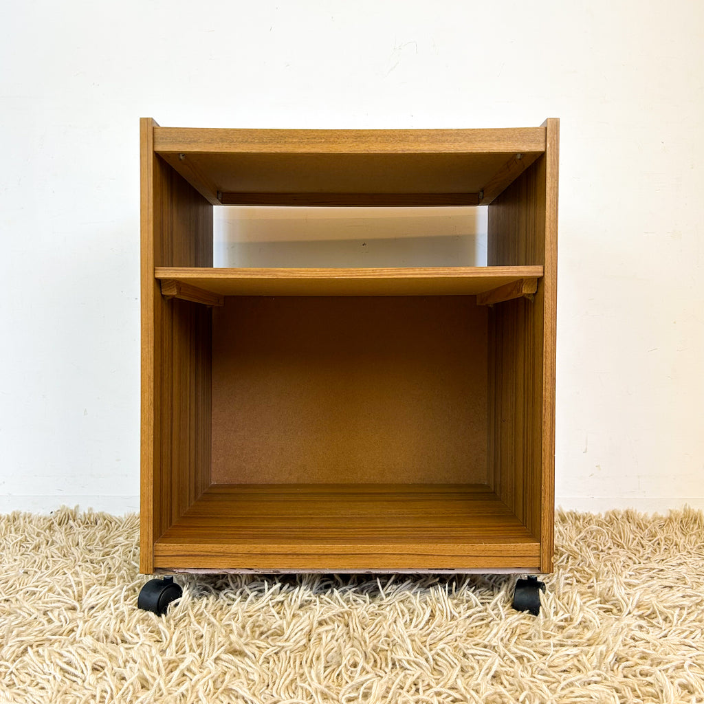 LAMINATE STEREO TROLLEY