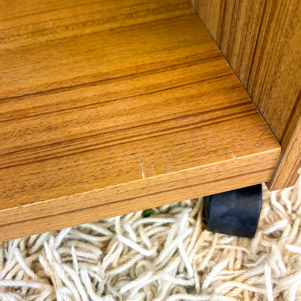 LAMINATE STEREO TROLLEY