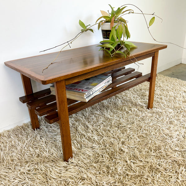 COFFEE TABLE WITH SLATTED MAGAZINE RACK