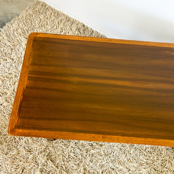 COFFEE TABLE WITH SLATTED MAGAZINE RACK