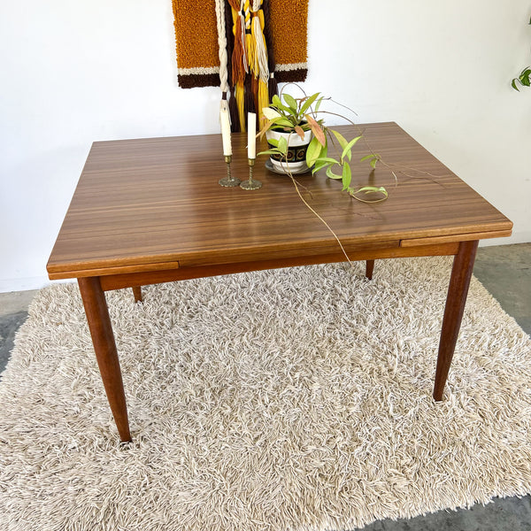 CHATLEY EXTENSION DINING TABLE