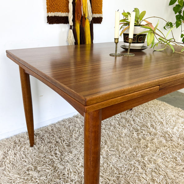 CHATLEY EXTENSION DINING TABLE