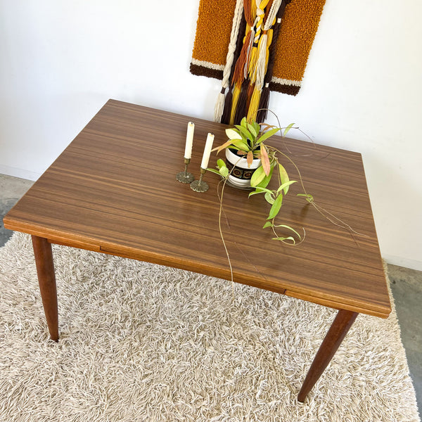 CHATLEY EXTENSION DINING TABLE