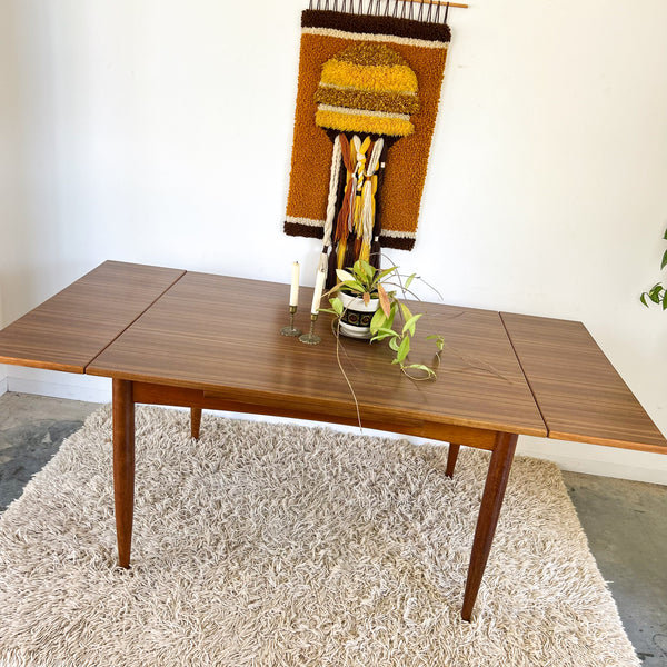 CHATLEY EXTENSION DINING TABLE