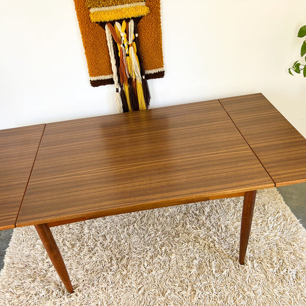CHATLEY EXTENSION DINING TABLE