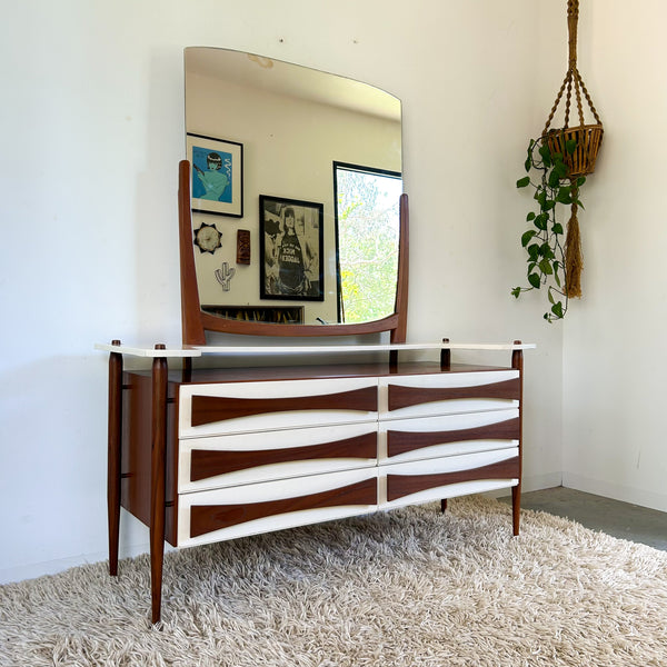 KALMAR ATOMIC DRESSER WITH MIRROR