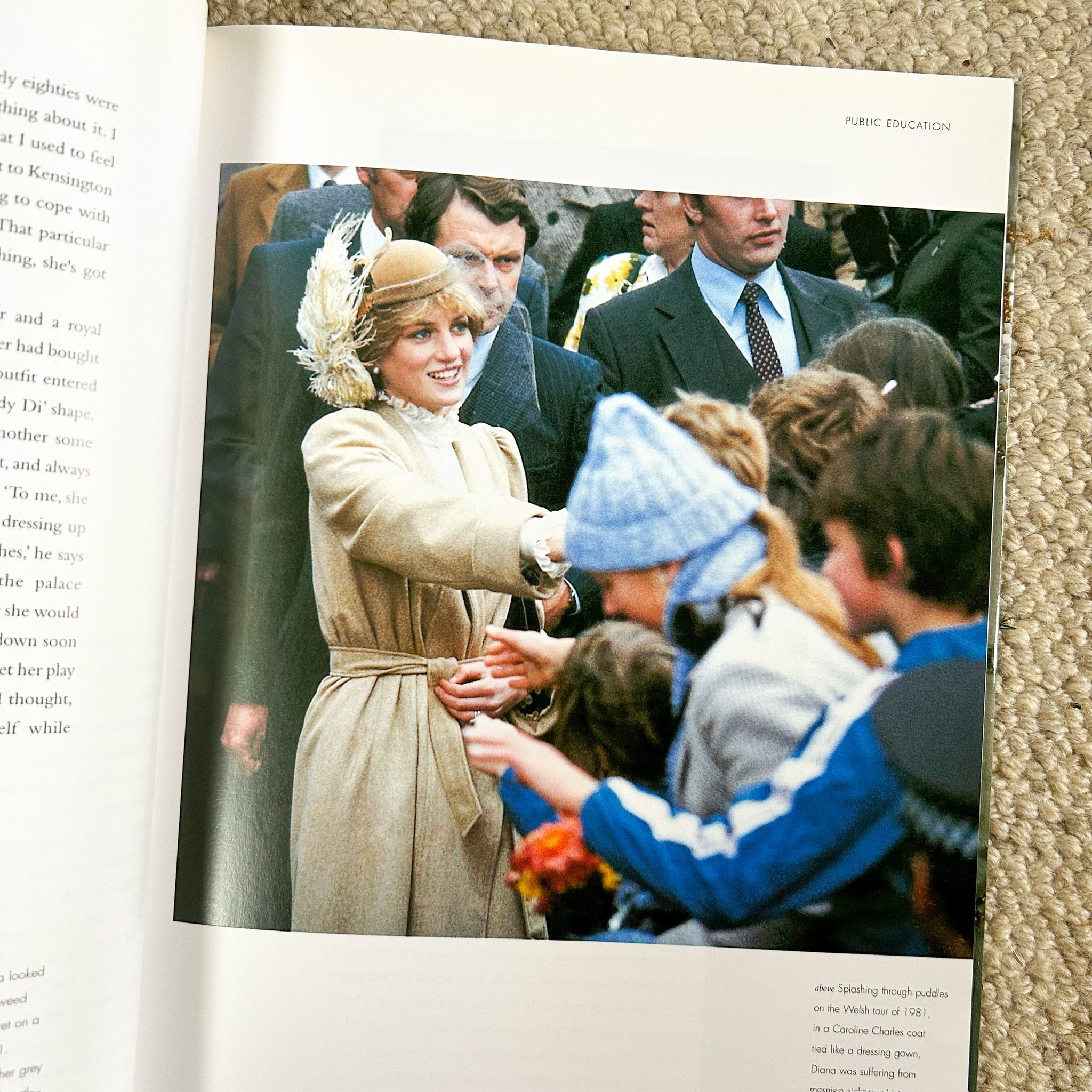 DIANA: HER LIFE IN FASHION by GEORGINA HOWELL
