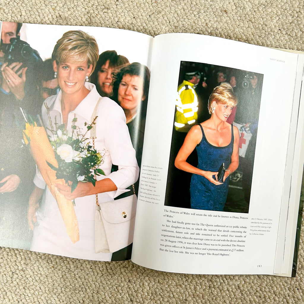 Best Princess Diana Coffee Table Book: Dressing Diana - C'est Bien