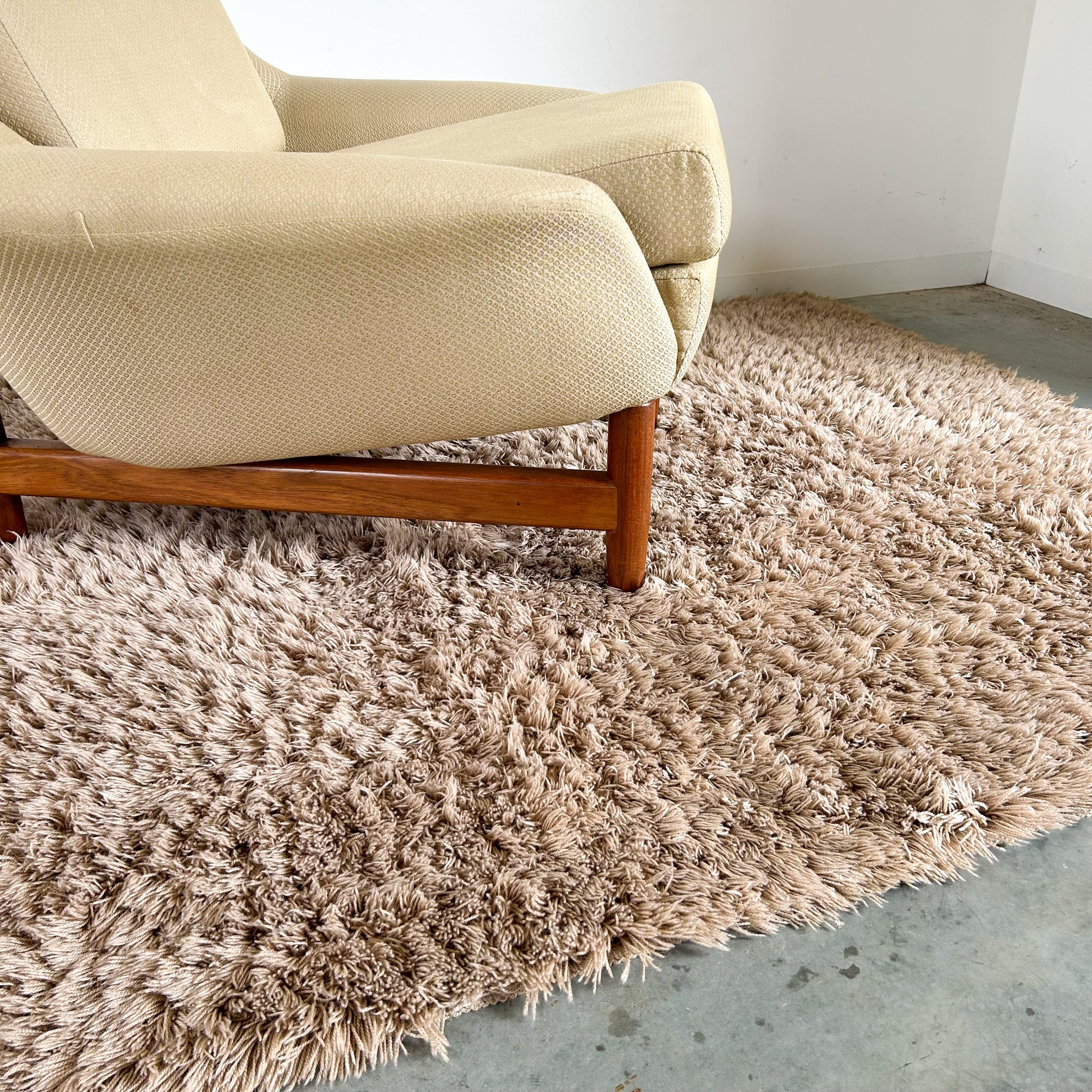 FAWN SHAGPILE RUG