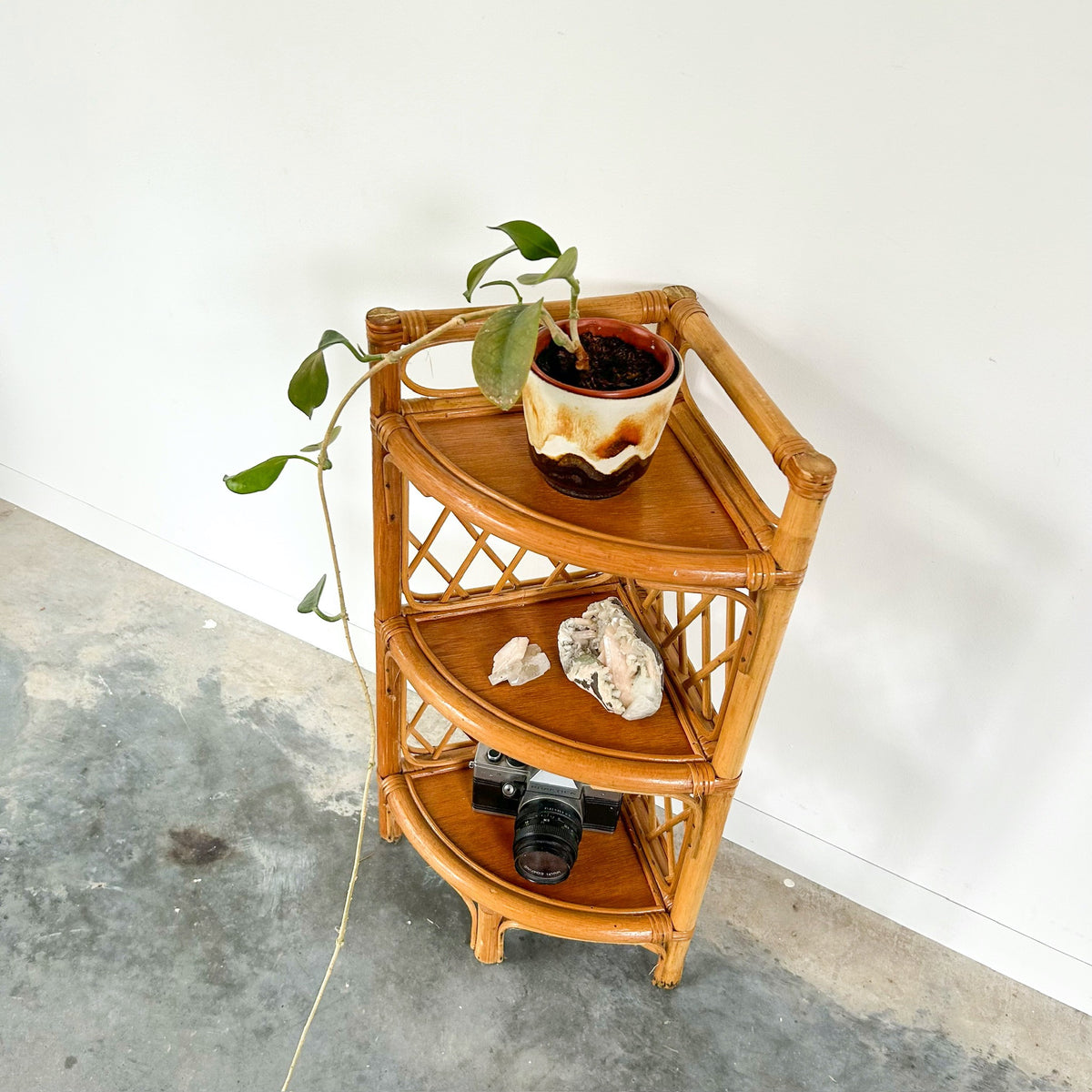 CANE CORNER SHELVES