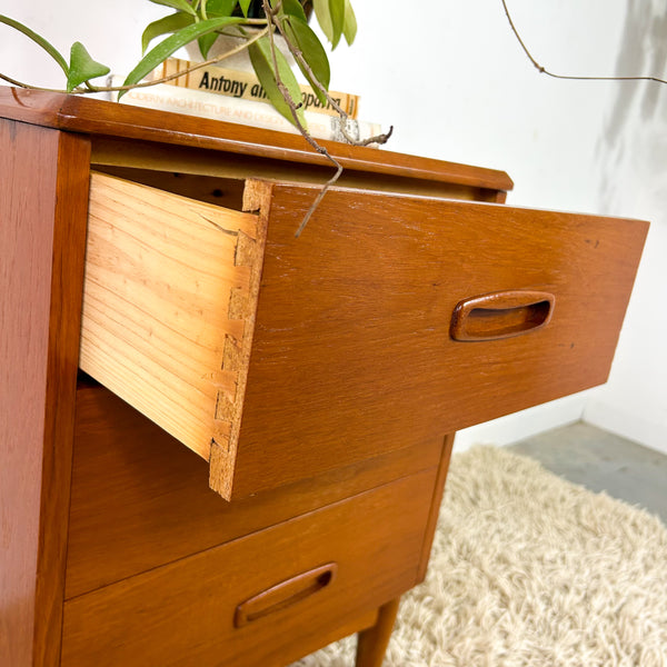 BEDSIDE DRAWERS W RECESSED HANDLES