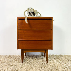 BEDSIDE DRAWERS W LIPPED HANDLES